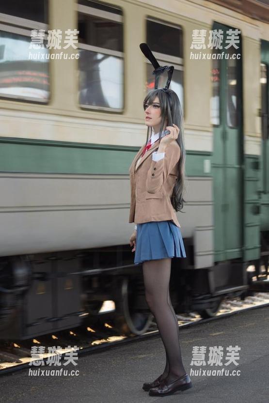 Candy Ball Candy Ball的写真照里,Miru紧身裤让我羡慕的不是女人,是那种从容不迫